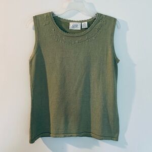 Field Manor Sleeveless Shell Top Womens Small Green EUC Silk Embroidered